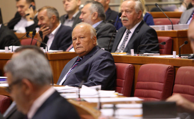 Bijesni Linić otišao iz Sabora: "Do jučer su me branili, sada bi me vješali"