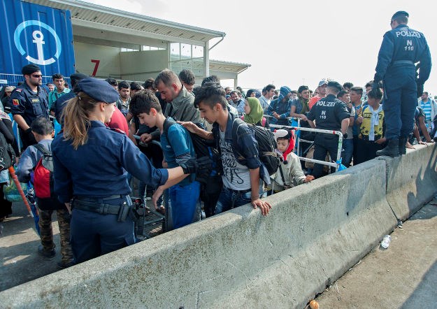 Unatoč uvođenju kontrole na austrijskoj granici 6 000 izbjeglica ušlo u Bavarsku
