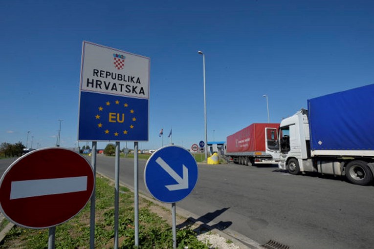 Slovenija: Samo smo privremeno obustavili kontrole na granici s Hrvatskom