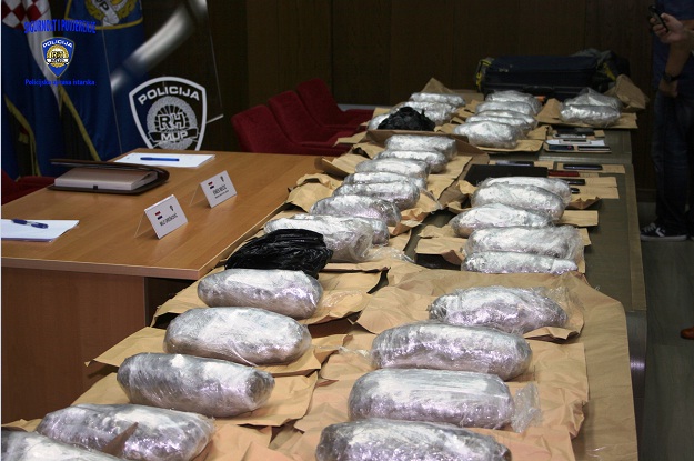 Policija u Sarajevu zaplijenila 11 kilograma marihuane, četvorica uhićena