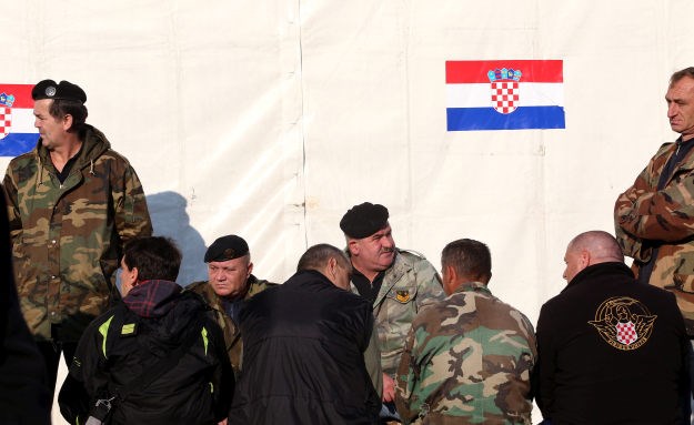 Vukovarski branitelji krenuli na maraton do prosvjednika u Savskoj