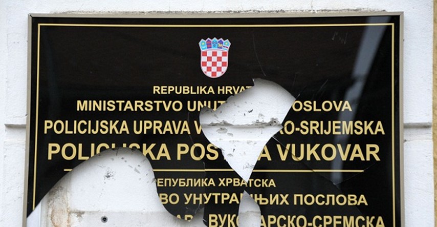 Zorici Gregurić uvjetna kazna zbog razbijanja ćirilične ploče na zgradi policijske postaje u Vukovaru