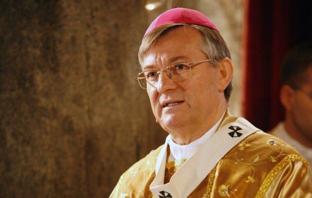 Nadbiskup Barišić opomenuo svećenike da ne utjeruju dugove na sprovodima