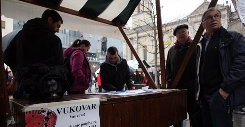 Stožeraši iz Vukovara opet skupljaju potpise za referendum, ovoga puta pred izbore