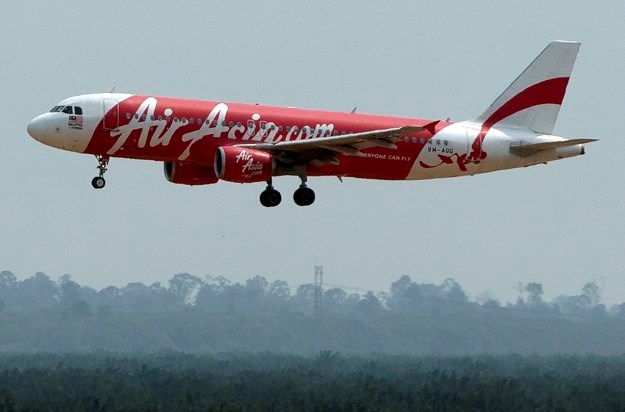 Službeno objašnjenje tragedije leta AirAsije ne drži vodu: Zrakoplov se uspeo brzinom vojnog lovca?!