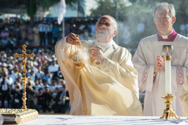 Papa Franjo u ratnoj zoni propovijedao pomirenje: Nađimo snagu za gradnju pomirdbe