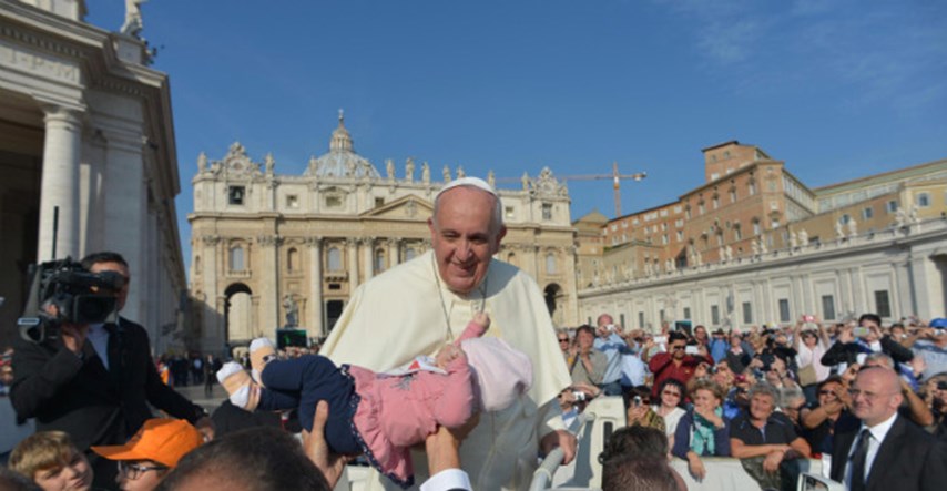 Papa Franjo ugostio 7000 članova Neokatekumenskog puta