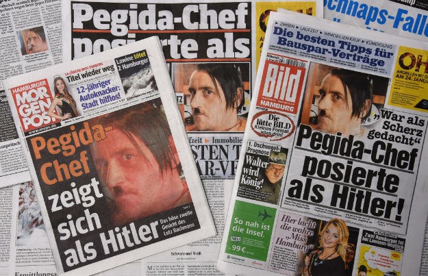 Vođa Pegide podnio ostavku zbog fotografije na kojoj pozira kao Hitler
