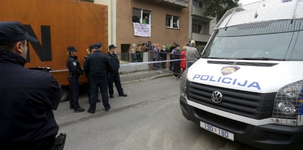 Optužen muškarac koji je pucanjem odgodio deložaciju u Preradovićevoj