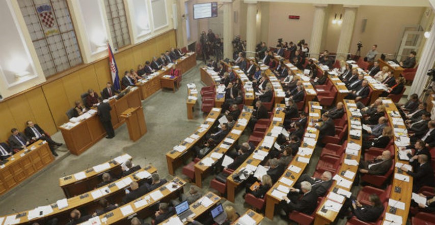Sabor donio novi zakon o poljoprivrednom zemljištu, produljuje se zabrana prodaje zemlje strancima