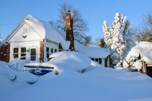 Velika snježna oluja prijeti istoku SAD-a: Letovi otkazani, moglo bi pasti i do metar snijega