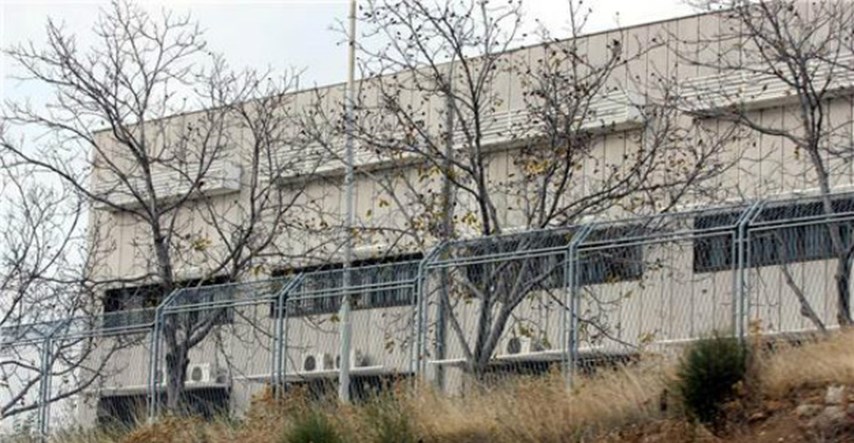 "Zatočenik-redar" osuđen na godinu i pol zatvora zbog zlostavljanja zatočenika u Dretelju