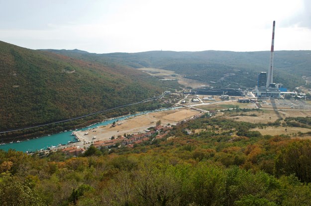 Iz termoelektrane Plomin u more iscurilo 170 litara goriva