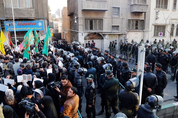 Više od 2000 prosvjednika protiv Charlie Hebdoa u Teheranu