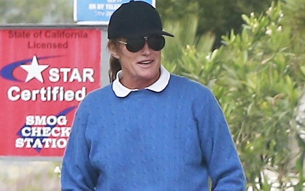 Više nema skrivanja: Bruce Jenner uhvaćen u dugoj ženskoj haljini u svom domu u Malibuu