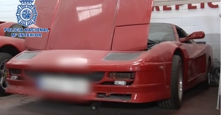 Kakvi prevaranti: Sklapali lažne Ferrarije od polovnih Toyota i prodavali ih na internetu