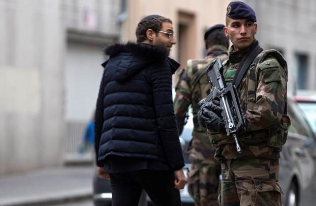 Europski populisti zajahali val gnjeva zbog pokolja u Parizu