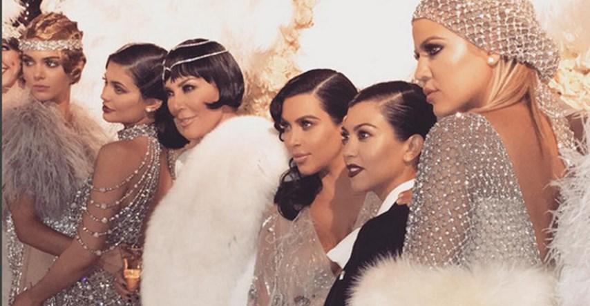 Ovo im moramo priznati: Kardashiani su izgledali fantastično na zabavi s temom "The Great Gatsby" za 60. rođendan Kris Jenner