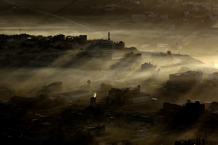 Izrael napao skladište oružja Hezbolaha kod Damaska