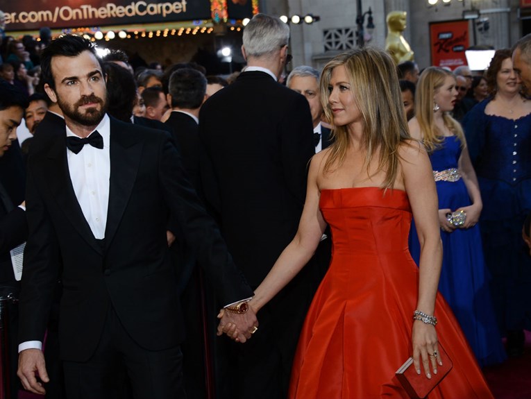 Novi bivši suprug Jennifer Aniston navodno je cijeli život iskorištavao bogatije žene