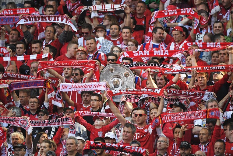 Nijemac tuži Bayern za 120.000 eura jer mu je protivnički navijač pao na glavu