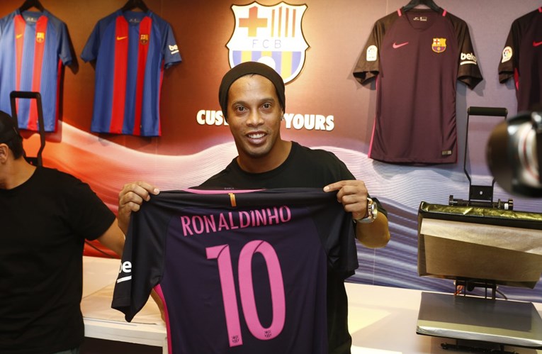 Ronaldinho najavio kraj karijere