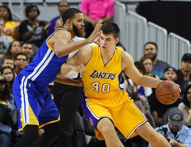 Lakersi se zahvaljujući Zubcu zovu "šupcima": Rookie ih uči hrvatskim psovkama