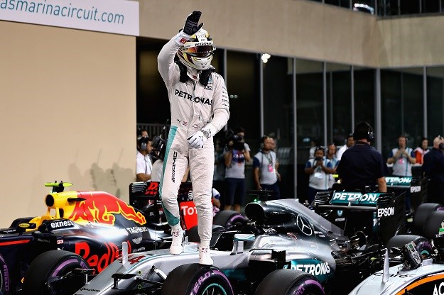 Hamiltonu pole position u odlučujućoj utrci sezone
