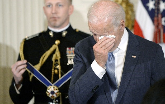 VIDEO Joe Biden u suzama primio najviši američki civilni orden