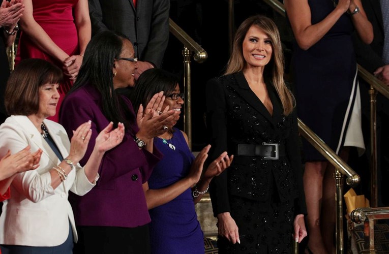 Amerikanci poludjeli zbog Melanijine odjeće u Kongresu, je li zaista neprikladno odjevena?