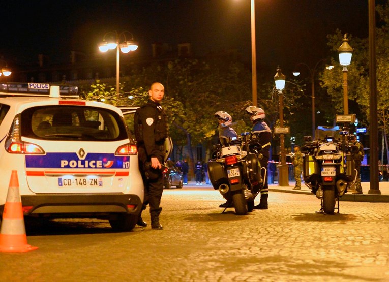 Francuski policajac se posvađao s djevojkom, ubio troje ljudi pa upucao sebe