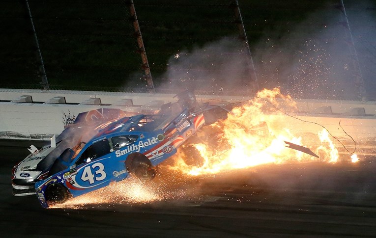 UŽAS U NASCARU Pogledajte strašnu nesreću u kojoj su tri automobila eksplodirala pri 300 km/h