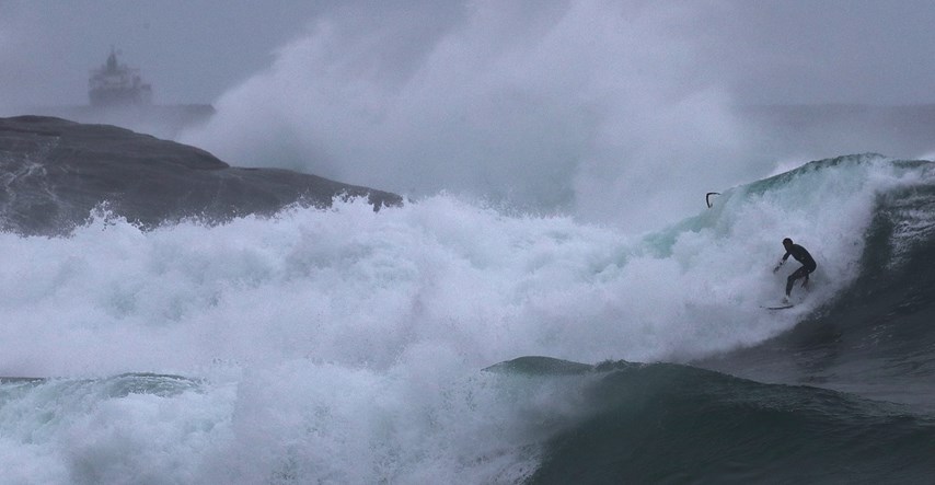 KOBNI SAVRŠENI VAL Jedan od najboljih mladih surfera svijeta poginuo na valovima uragana Irme