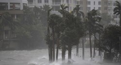 POGLEDAJTE VELIKU GALERIJU FOTOGRAFIJA Irma poharala Floridu