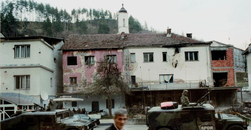 U BiH zbog genocida u Srebrenici uhićena trojica, terete ih za ubijanja, zlostavljanja i silovanja
