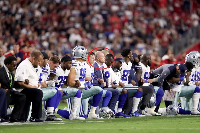 Vlasnik Cowboysa klečao s igračima tijekom himne pa naglo promijenio ploču: "To je nedopustivo"