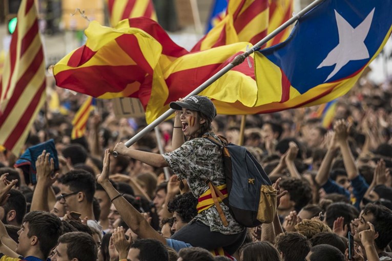 Rastu napetosti u Španjolskoj, što će katalonska vlada odgovoriti Madridu?