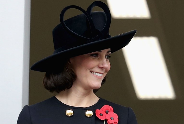 I Kate Middleton koristi se poznatim trikom celebrity dama