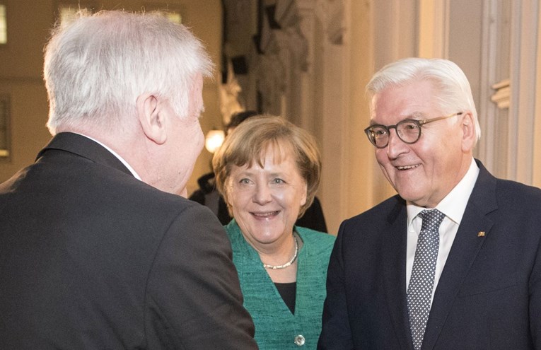 Merkel nakon sastanka s čelnicima stranaka ne želi otkriti je li dogovorena nova koalicija