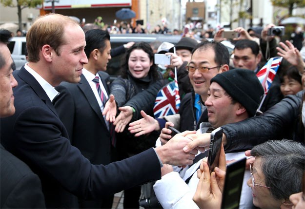 Princ William posjetio tsunamijem pogođena područja u Japanu