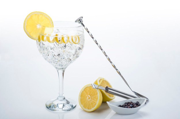 Kakav posao! Traže se pripravnici koji će piti gin-tonic za novac