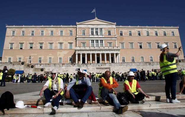 Grčki parlament "ispravlja nepravdu" i na posao vraća oko 4000 javnih službenika