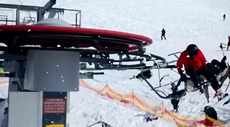 VIDEO Pokvarila se žičara na skijalištu u Gruziji, ljudi padali s velike visine