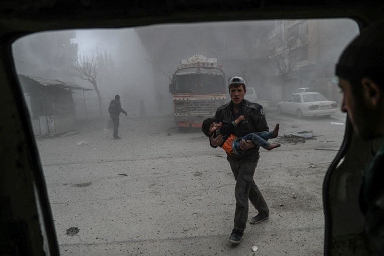 Sirijska vojska žestoko bombardira Istočnu Gutu, ubijena tri civila