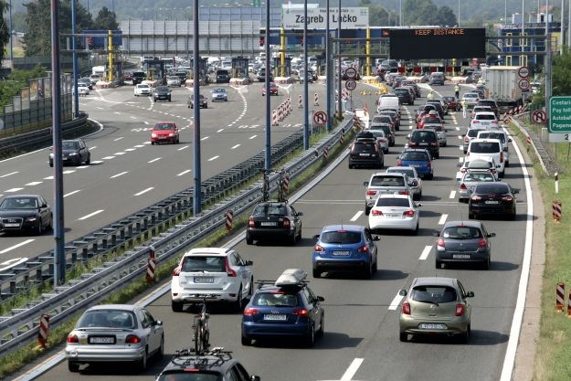 Zbog prometne nesreće usporen promet između Okučana i Novske