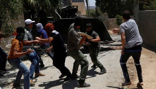 Izraelska policija ušla u Al Aksu, sukobi s Palestincima