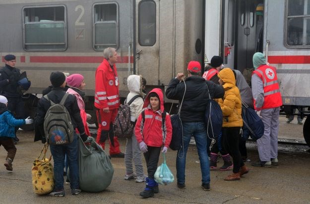 Stigli prvi vlakovi s izbjeglicama: Pogledajte kako izgleda novi kamp u Slavonskom Brodu