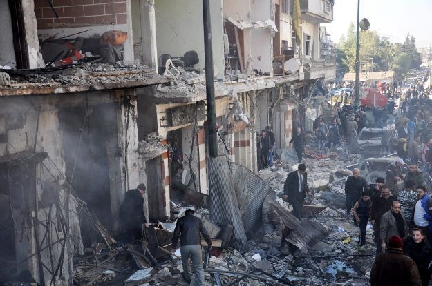 U eksplozijama u sirijskom gradu Homsu ubijeno 32, ranjeno 90 ljudi