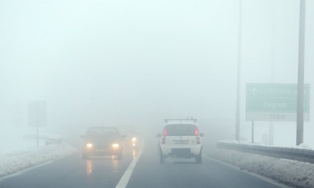 Vozači, oprez: Magla na cestama u Lici i Slavoniji