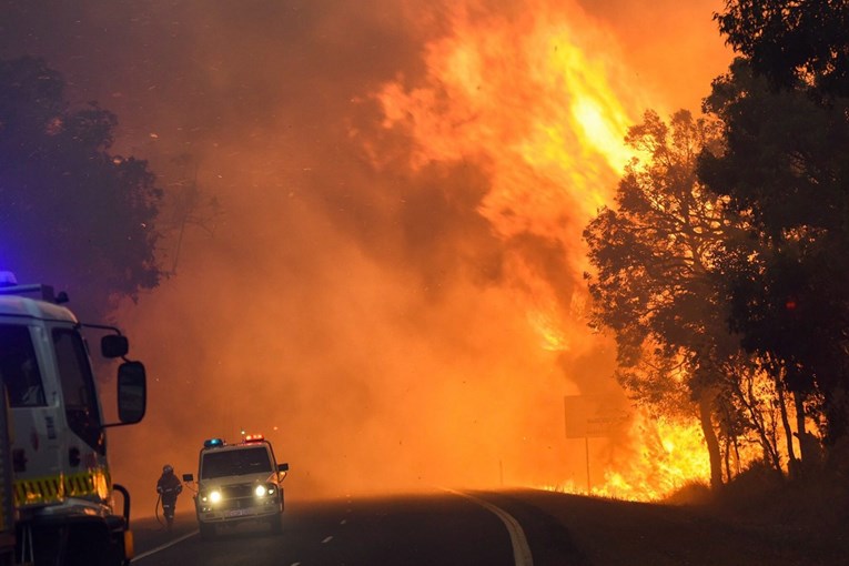 REKORDNE VRUĆINE Temperature iznad +45, više od 86 požara u Australiji, ugrožene kuće